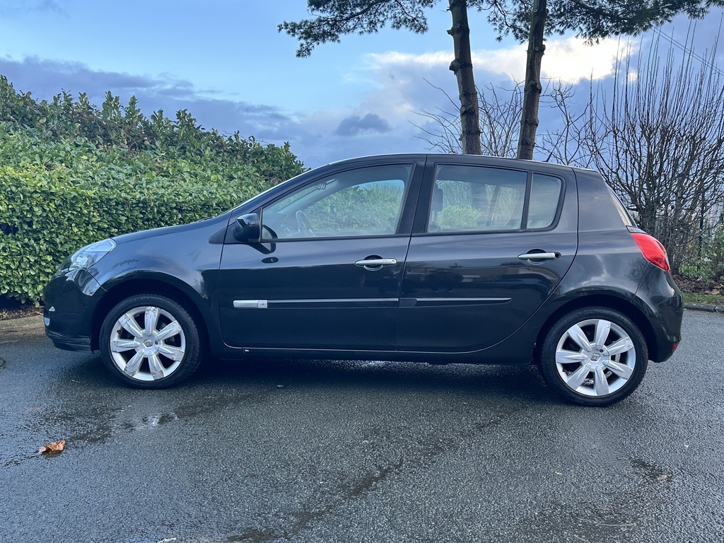 Renault Clio 3 2010 1.6 Essence Euro 4 Automatique GPS Airco