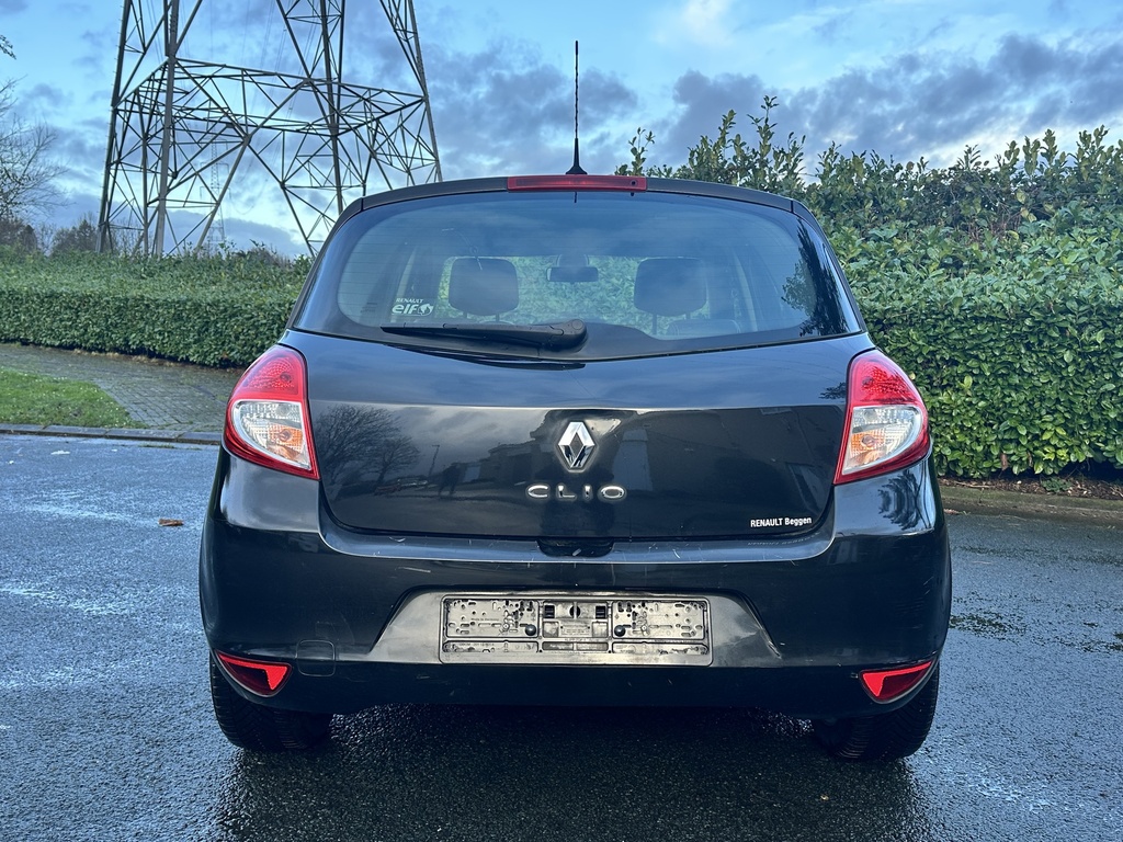 Renault Clio 3 2010 1.6 Essence Euro 4 Automatique GPS Airco