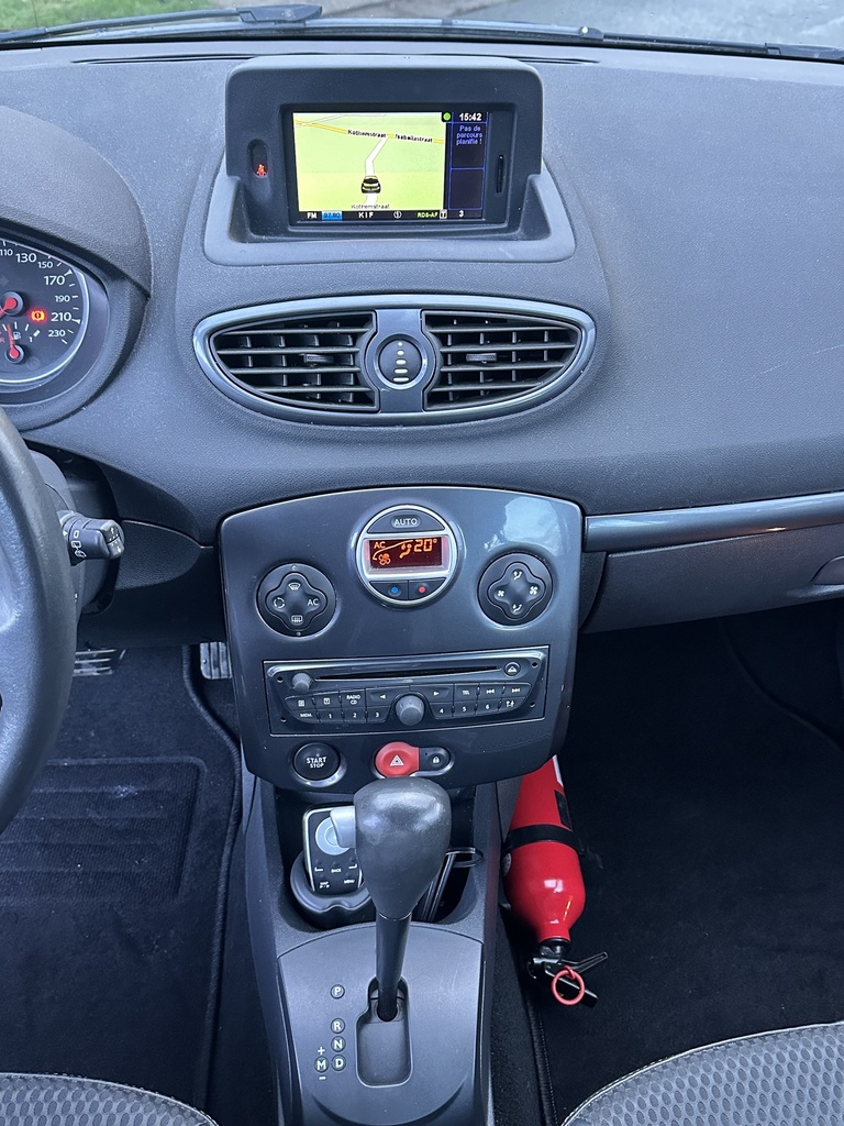 Renault Clio 3 2010 1.6 Essence Euro 4 Automatique GPS Airco